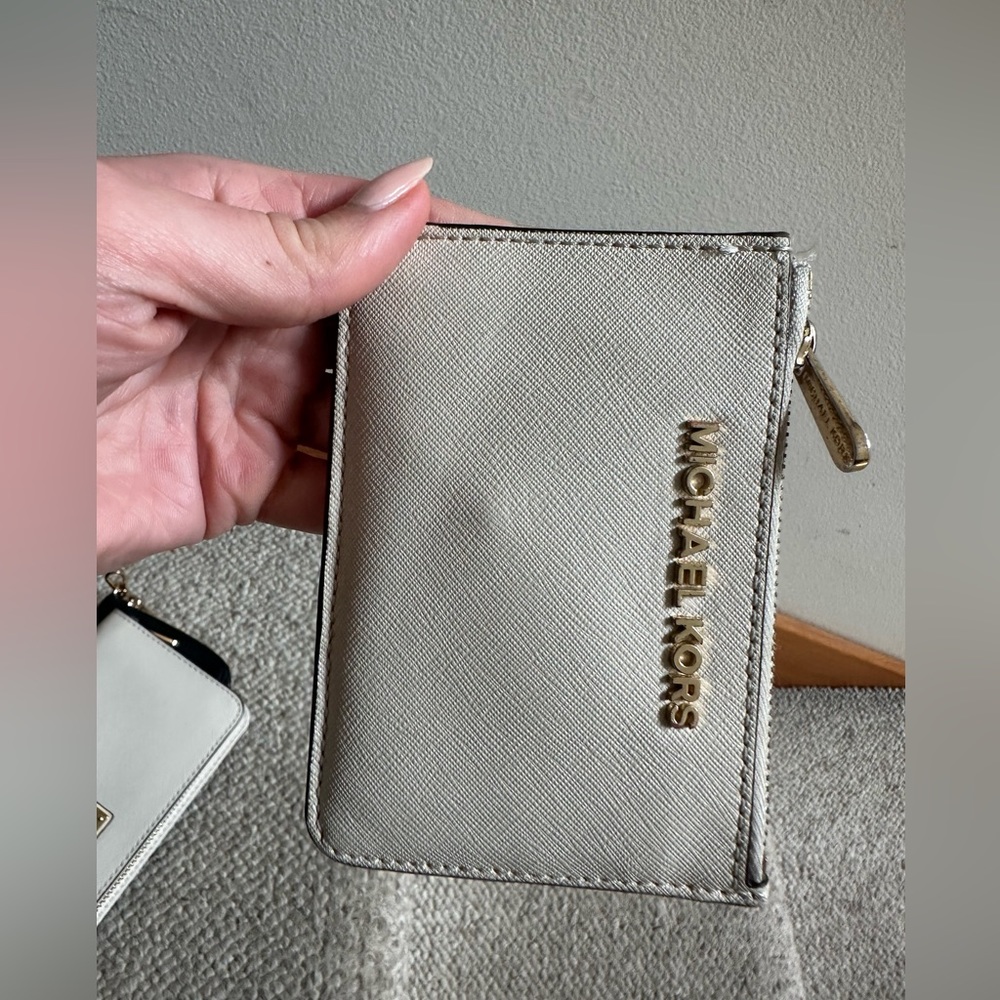 Micheal Kors Wallet keychain